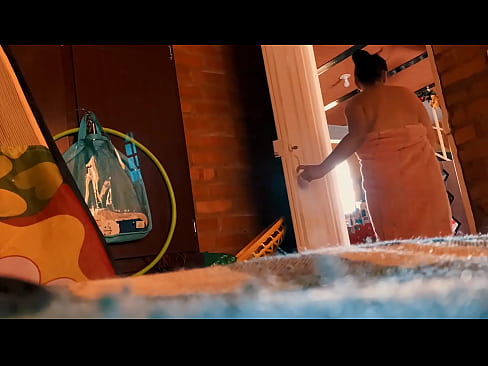 ❤️ माझे काका माझ्या मागे शॉवरमध्ये येतात, मी आंघोळ करत असताना तो मला चोदतो. लिंग  ❌️